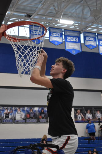 St. Clairsville Boys Basketball Team Advances to Regionals for First Time Since 2013